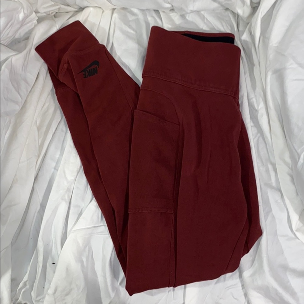 NIKE HIGH WAISTED JOGGERS